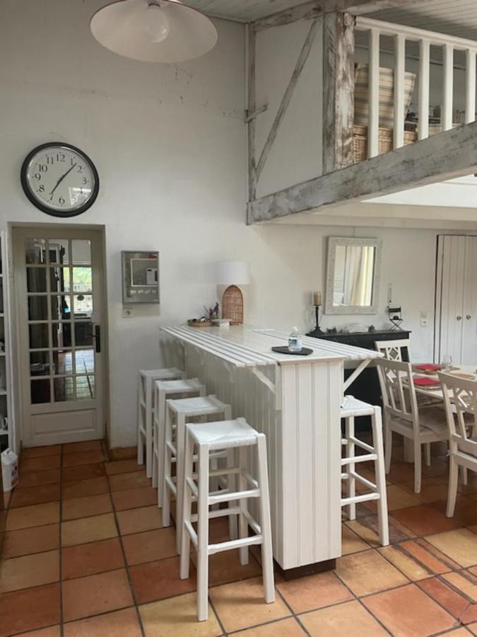 Le Chai Maison De Charme Pour Tribu Joyeuse Le Château-dʼOléron Eksteriør bilde