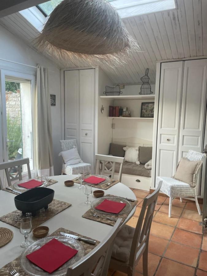 Le Chai Maison De Charme Pour Tribu Joyeuse Le Château-dʼOléron Eksteriør bilde